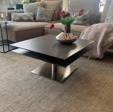 Laden Sie das Bild in den Galerie-Viewer, Ronald Schmitt Couchtisch EVITA H509 drehbar mit Keramikplatten grau und Bodenplatte

