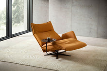 Laden Sie das Bild in den Galerie-Viewer, Relaxsessel Nolte Miami mit Fußstütze und Rückenlehne in Relaxposition – elektrisch verstellbar, hochwertiges Nappaleder in leuchtendem Orange.
