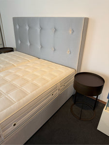 Kopfteil Square des Grand Luxe Boxspringbetts – modernes Design in Stoff Beletage