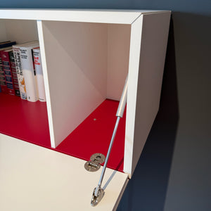 Feine Gehrungsverbindung im Korpus der LAGO 36e8 Air Wohnwand – handwerkliche Perfektion und minimalistisches italienisches Design