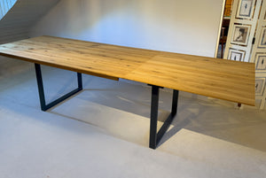 Ausgezogener Nouvion Esstisch Marty, vergrößert auf 300×100 cm durch 100 cm Butterfly-Auszug, Asteiche massiv