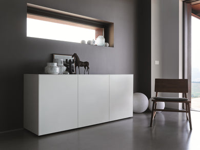 Mattweißes Sideboard Piure Nex Pur Box 2020500 mit 3 Türen – minimalistisches Wohndesign mit stilvoller Dekoration
