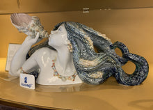 Laden Sie das Bild in den Galerie-Viewer, Lladro Call of the sea Sculpture Skulptur Porzellanfigur Porzellanskulptur Limited Edition Sale Möbel Zeppenfeld Olpe Designmöbel Sauerland
