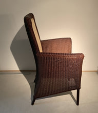 Laden Sie das Bild in den Galerie-Viewer, Lloyd Loom of Spalding Boston Dining Chair dunkelbraun Ausstellugsnstück, Schnäppchen Möbel Zeppenfeld Olpe
